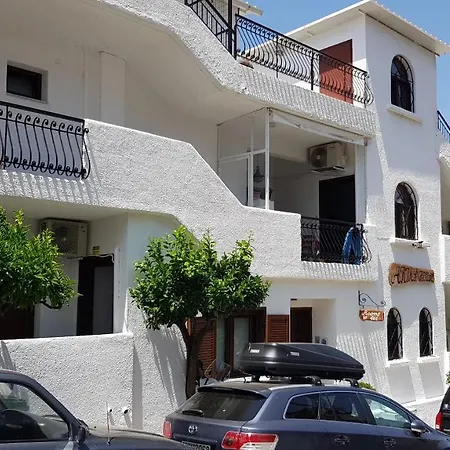 Апартаменты Aria's House &