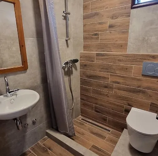 Aria's House & * Neos Marmaras